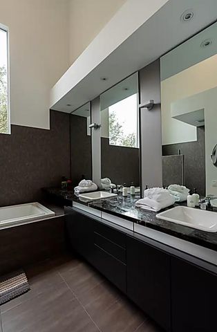 4904 S Shepherd Drive, Houston, TX 77098
