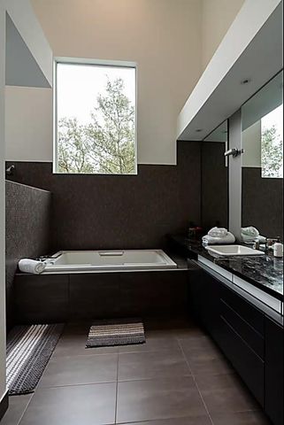 4904 S Shepherd Drive, Houston, TX 77098