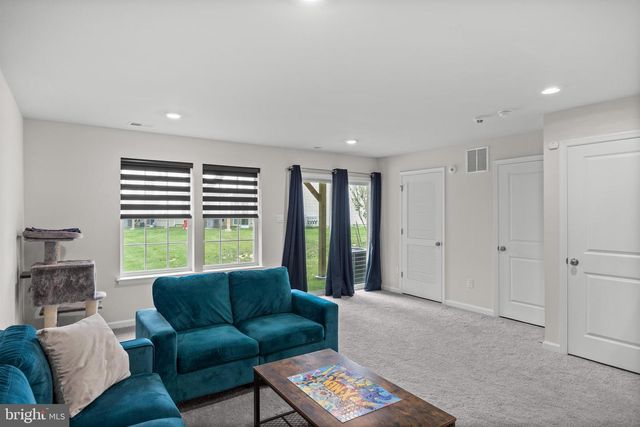 414 MONTE FARM, Mount Laurel, NJ 08054