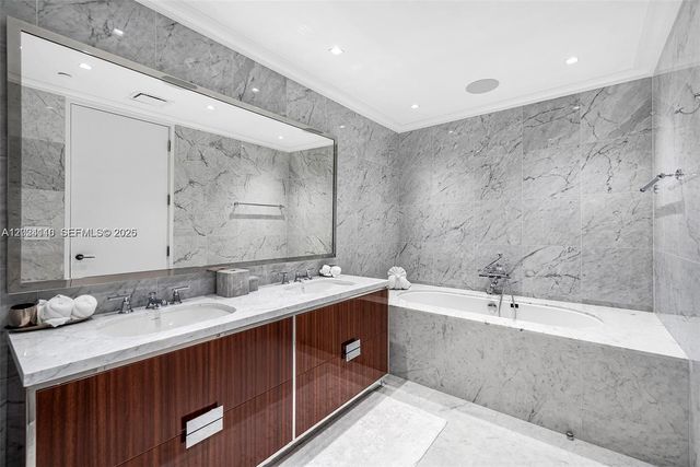 15701 Collins Ave 4105, Sunny Isles Beach, FL 33160