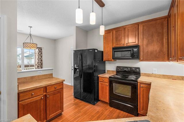 532 Rockbridge Drive, Kernersville, NC 27284