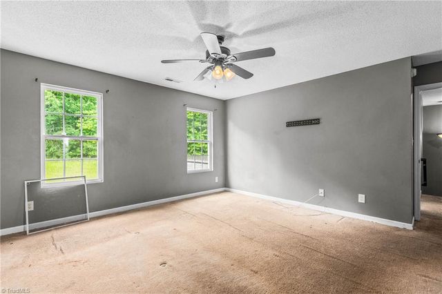 532 Rockbridge Drive, Kernersville, NC 27284