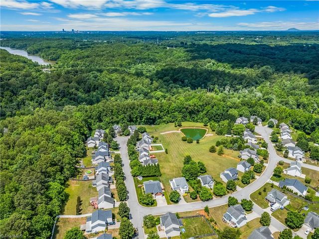532 Rockbridge Drive, Kernersville, NC 27284
