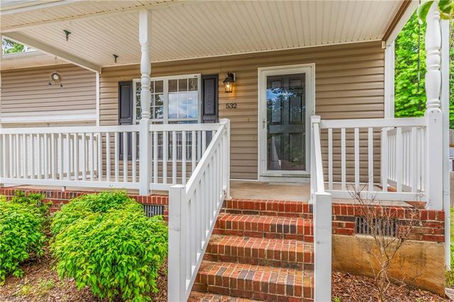 532 Rockbridge Drive, Kernersville, NC 27284