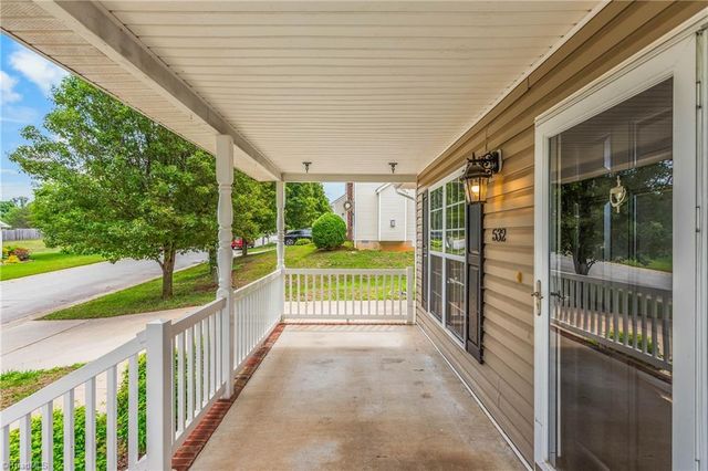 532 Rockbridge Drive, Kernersville, NC 27284