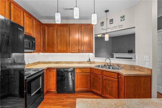 532 Rockbridge Drive, Kernersville, NC 27284