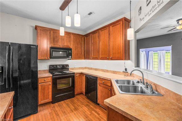 532 Rockbridge Drive, Kernersville, NC 27284