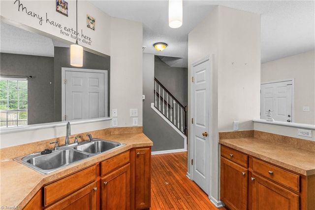 532 Rockbridge Drive, Kernersville, NC 27284