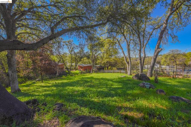 12933 Chaparral Rd, Sonora, CA 95370