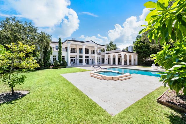6045 SW 106th St, Pinecrest, FL 33156