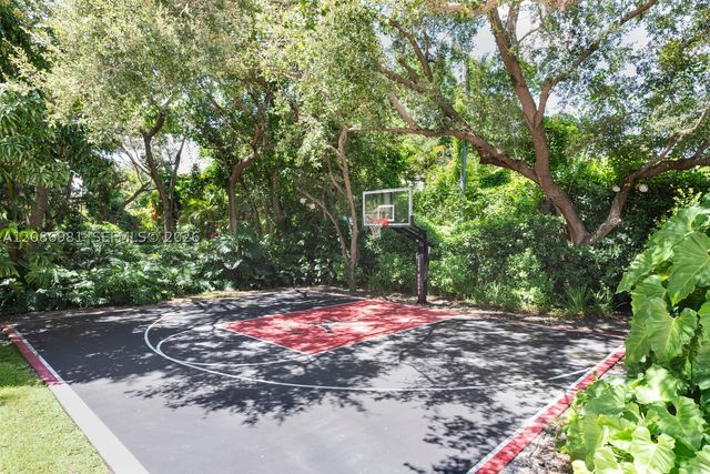 6045 SW 106th St, Pinecrest, FL 33156