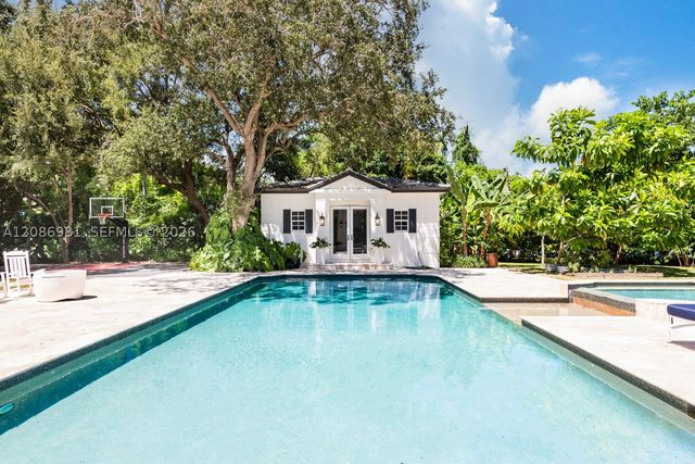 6045 SW 106th St, Pinecrest, FL 33156
