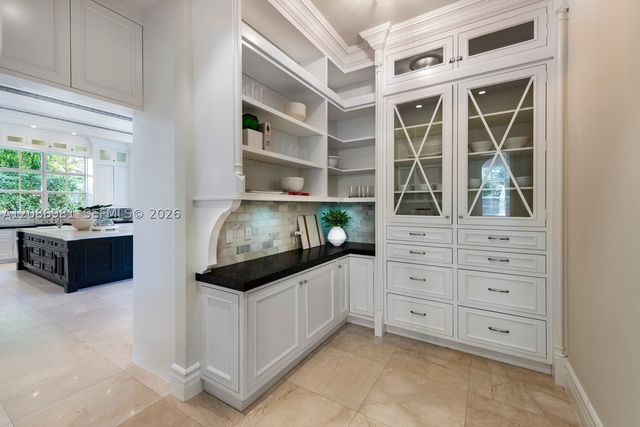 6045 SW 106th St, Pinecrest, FL 33156