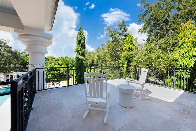 6045 SW 106th St, Pinecrest, FL 33156