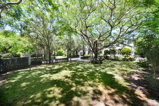 6045 SW 106th St, Pinecrest, FL 33156