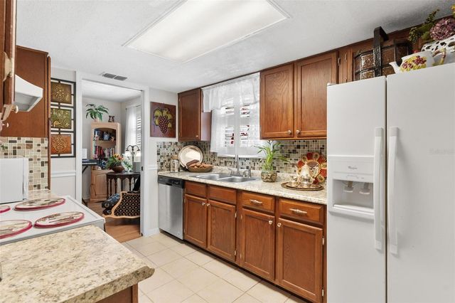 500 NEWELL HILL ROAD 108D, Leesburg, FL 34748