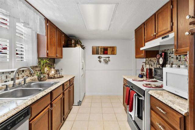 500 NEWELL HILL ROAD 108D, Leesburg, FL 34748