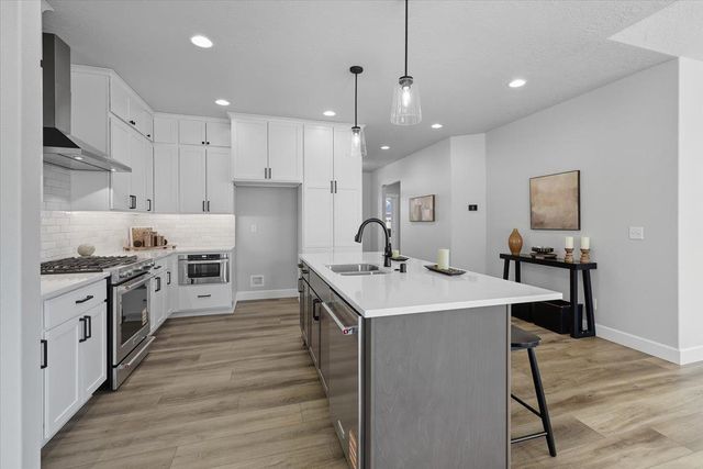 18066 E Wind Rose Ct, Greenacres, WA 99016