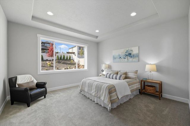 18066 E Wind Rose Ct, Greenacres, WA 99016