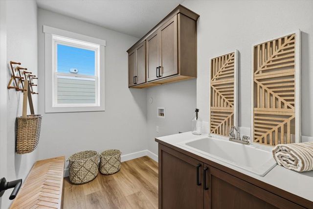 18066 E Wind Rose Ct, Greenacres, WA 99016