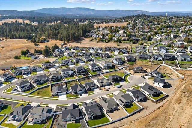 18066 E Wind Rose Ct, Greenacres, WA 99016