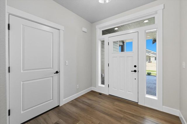 18066 E Wind Rose Ct, Greenacres, WA 99016