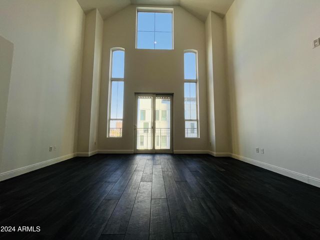 215 E Mckinley Street 402, Phoenix, AZ 85004