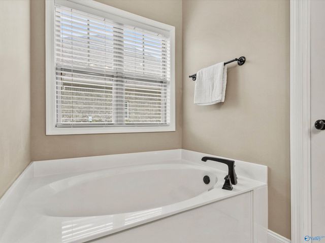 7511 Hadleigh Crest, Owens Cross Roads, AL 35763