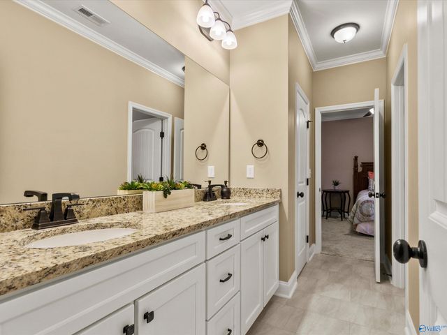 7511 Hadleigh Crest, Owens Cross Roads, AL 35763