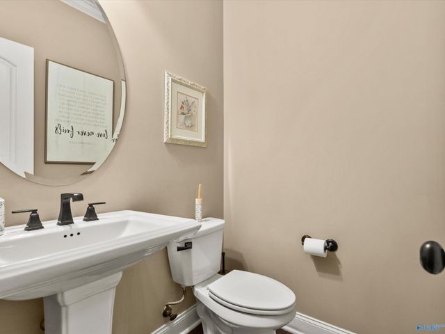 7511 Hadleigh Crest, Owens Cross Roads, AL 35763