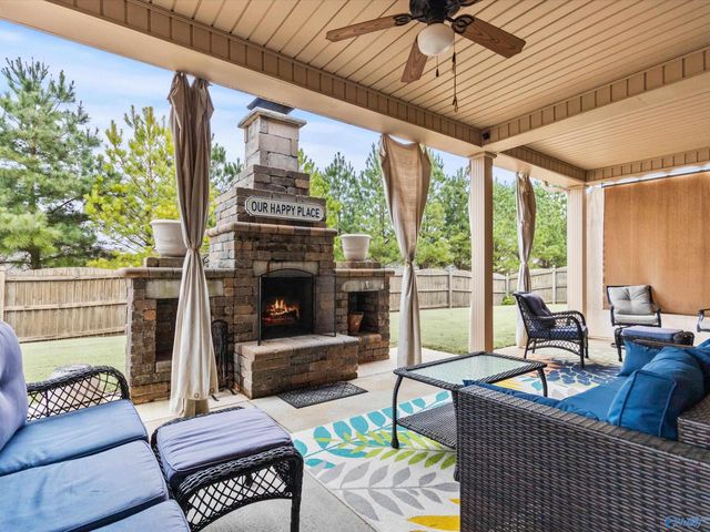 7511 Hadleigh Crest, Owens Cross Roads, AL 35763