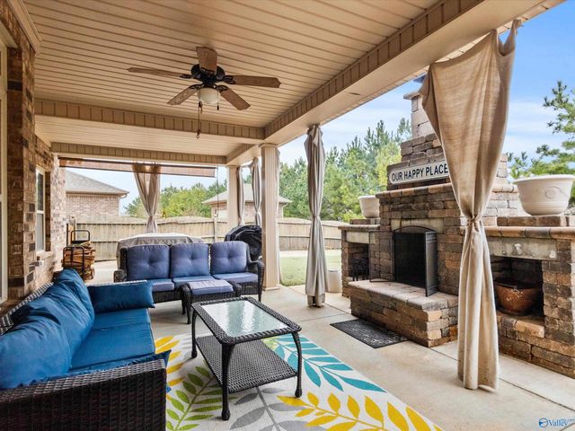 7511 Hadleigh Crest, Owens Cross Roads, AL 35763