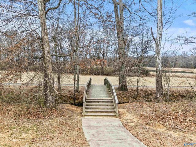 7511 Hadleigh Crest, Owens Cross Roads, AL 35763