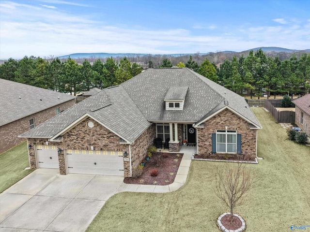 7511 Hadleigh Crest, Owens Cross Roads, AL 35763