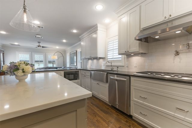 5946 Mercedes Avenue, Dallas, TX 75206