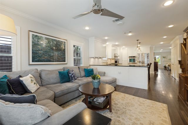 5946 Mercedes Avenue, Dallas, TX 75206