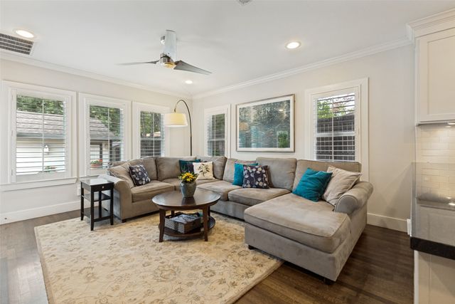5946 Mercedes Avenue, Dallas, TX 75206
