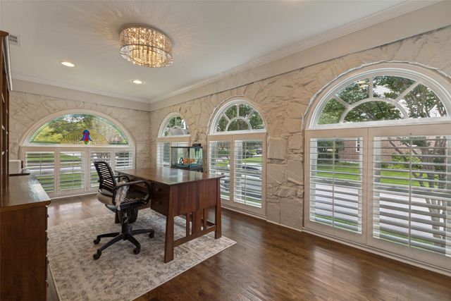 5946 Mercedes Avenue, Dallas, TX 75206