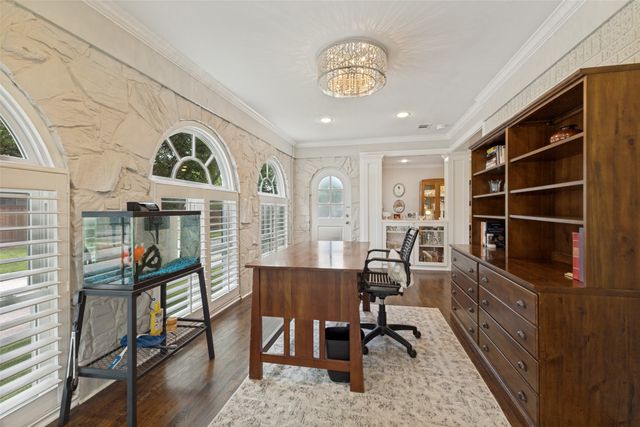 5946 Mercedes Avenue, Dallas, TX 75206