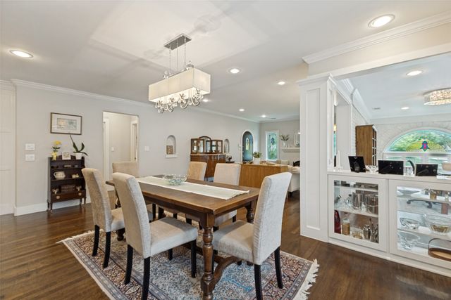 5946 Mercedes Avenue, Dallas, TX 75206