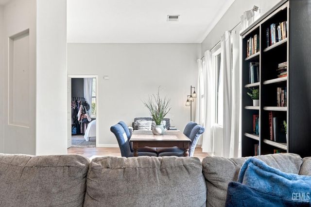 9208 Via Lugano, Bakersfield, CA 93312