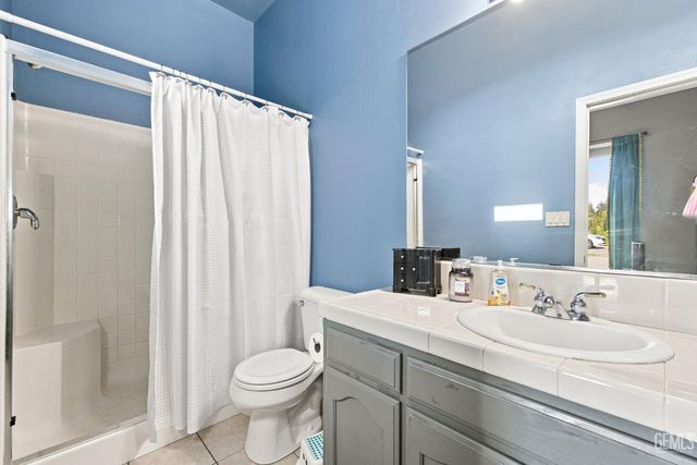 9208 Via Lugano, Bakersfield, CA 93312