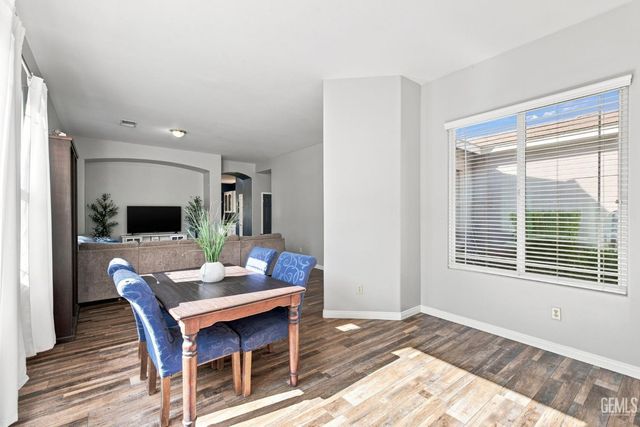 9208 Via Lugano, Bakersfield, CA 93312
