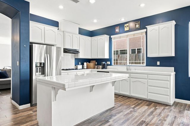 9208 Via Lugano, Bakersfield, CA 93312