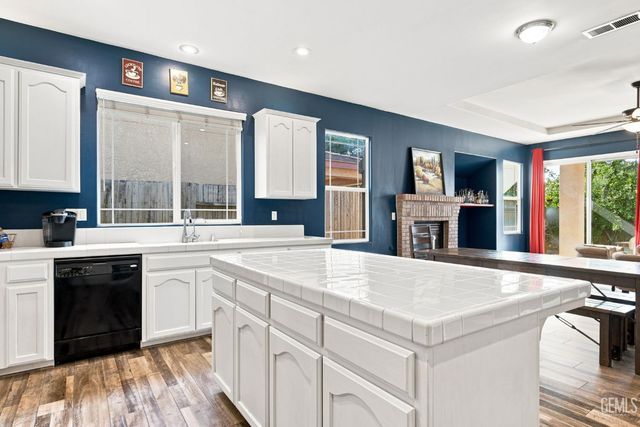 9208 Via Lugano, Bakersfield, CA 93312