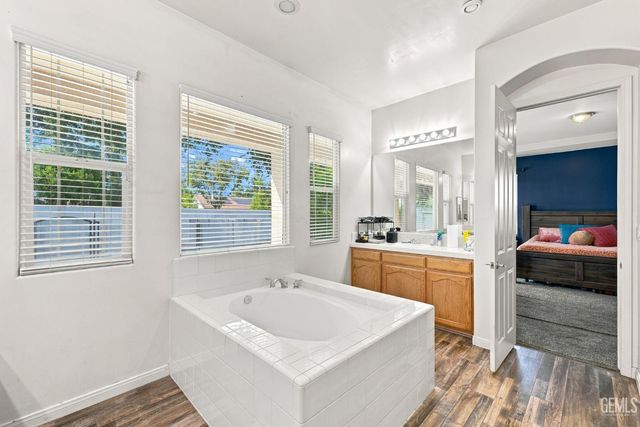 9208 Via Lugano, Bakersfield, CA 93312
