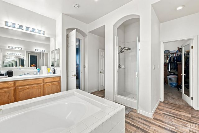 9208 Via Lugano, Bakersfield, CA 93312