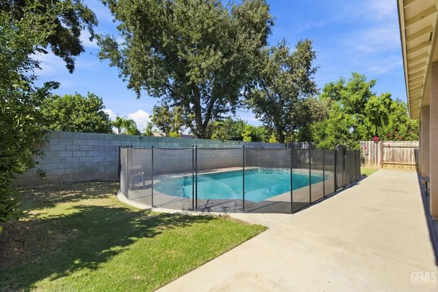 9208 Via Lugano, Bakersfield, CA 93312