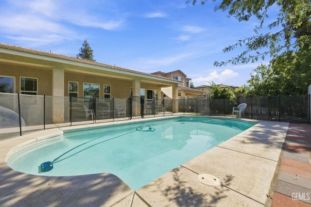 9208 Via Lugano, Bakersfield, CA 93312