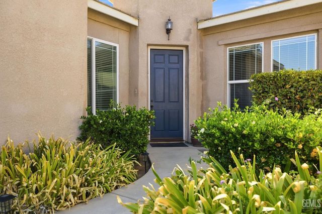 9208 Via Lugano, Bakersfield, CA 93312